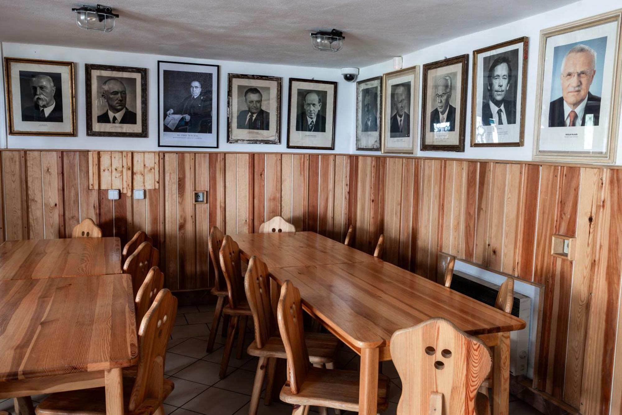Penzion A Restaurace Kaminek Doksy  Exterior foto